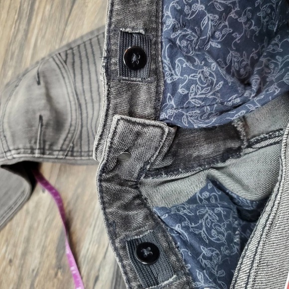 S. Oliver Kimi Tight Standard Waist Slightly Slim Denim Jeans - Picture 14 of 15